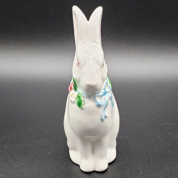 Haldon Group 1987 Hand Painted Porcelain White Blue Strawberry Bunny Figurine - Picture 8 of 13